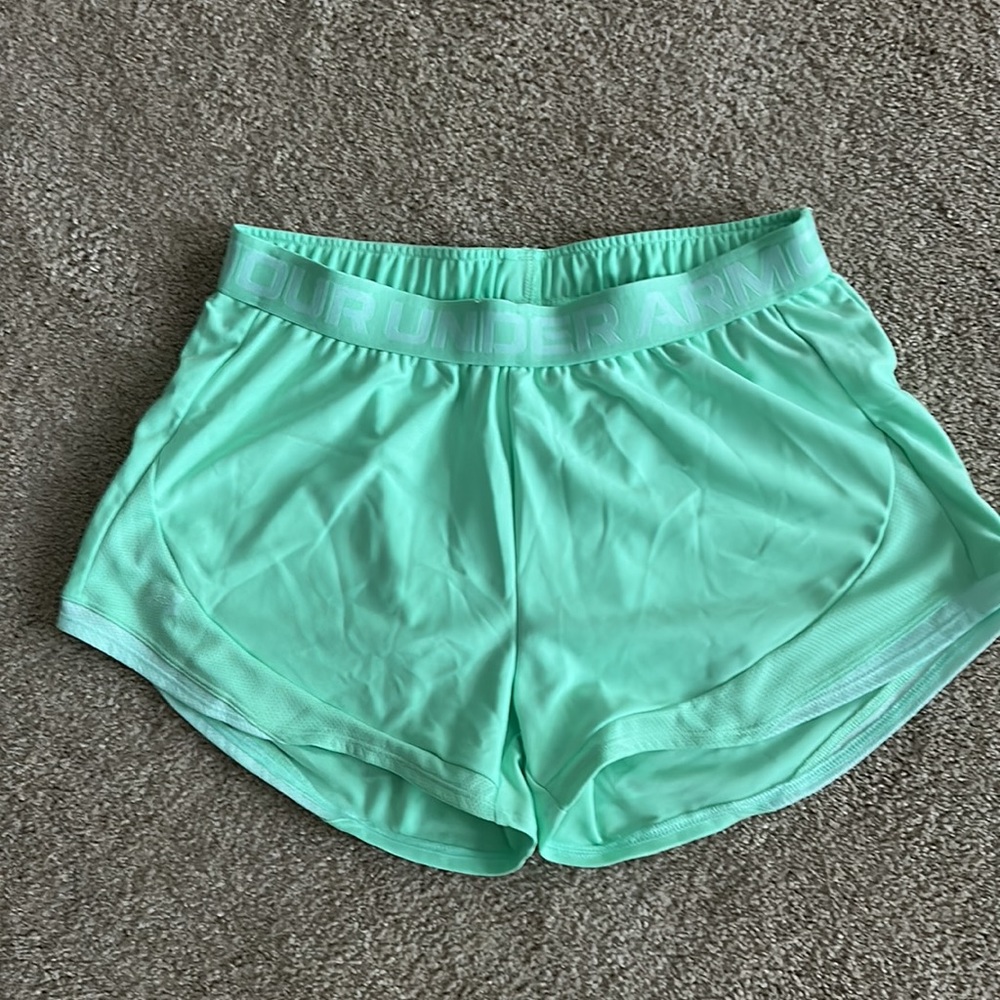EUC Under Armour Shorts Size M